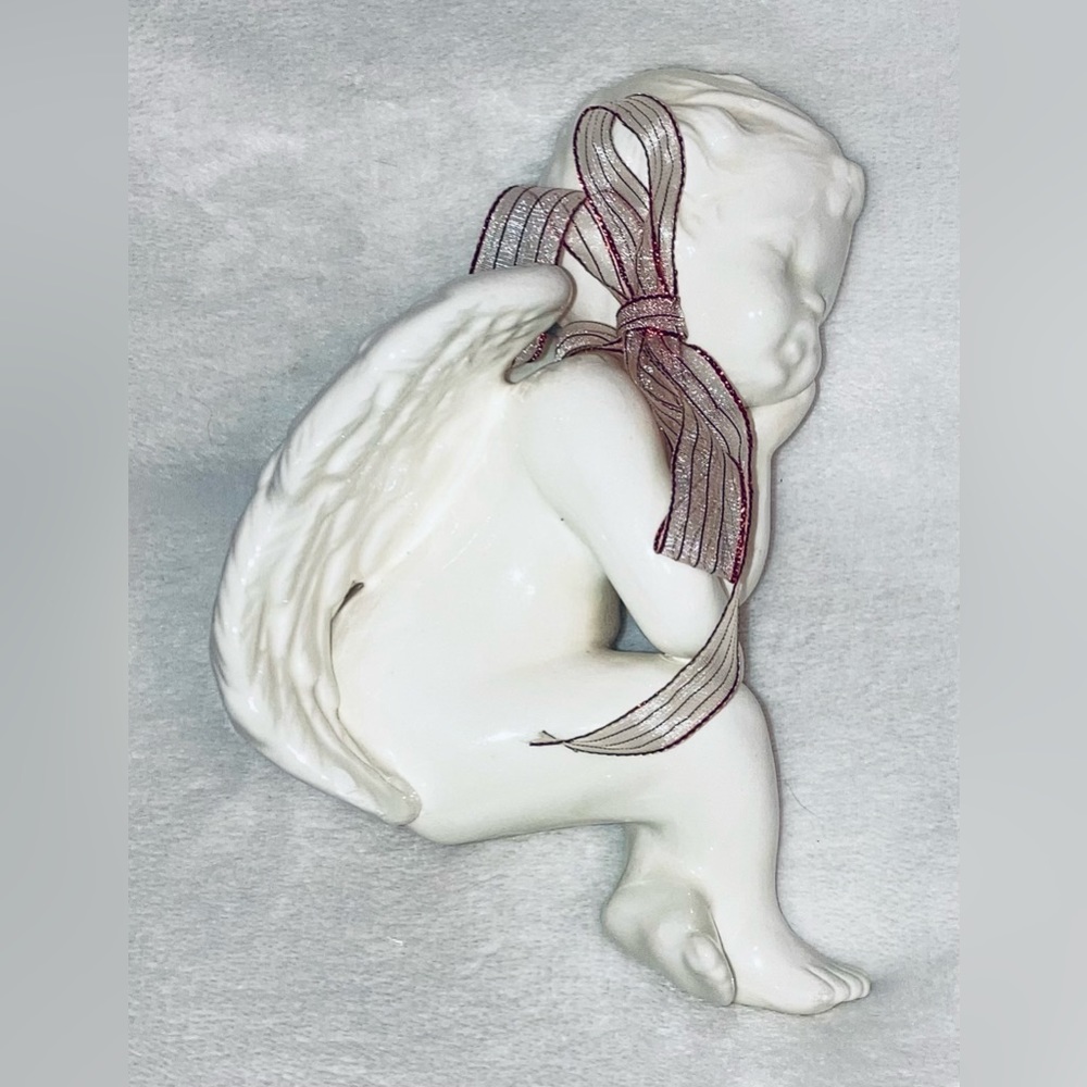 Ceramic Angel. - Picture 2 of 10